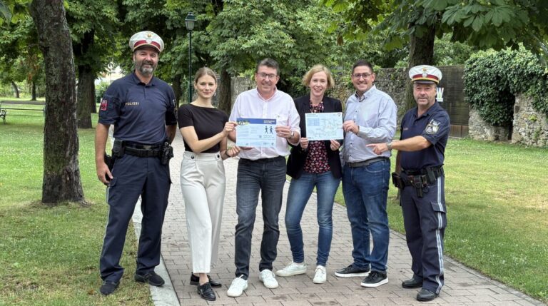 Präsentation der Gehzeit.Karte Kirchschlag in der Buckligen Welt
