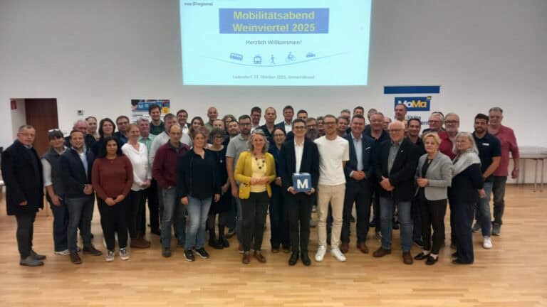 großes Gruppenfoto Mobilitätsabend in Ladendorf