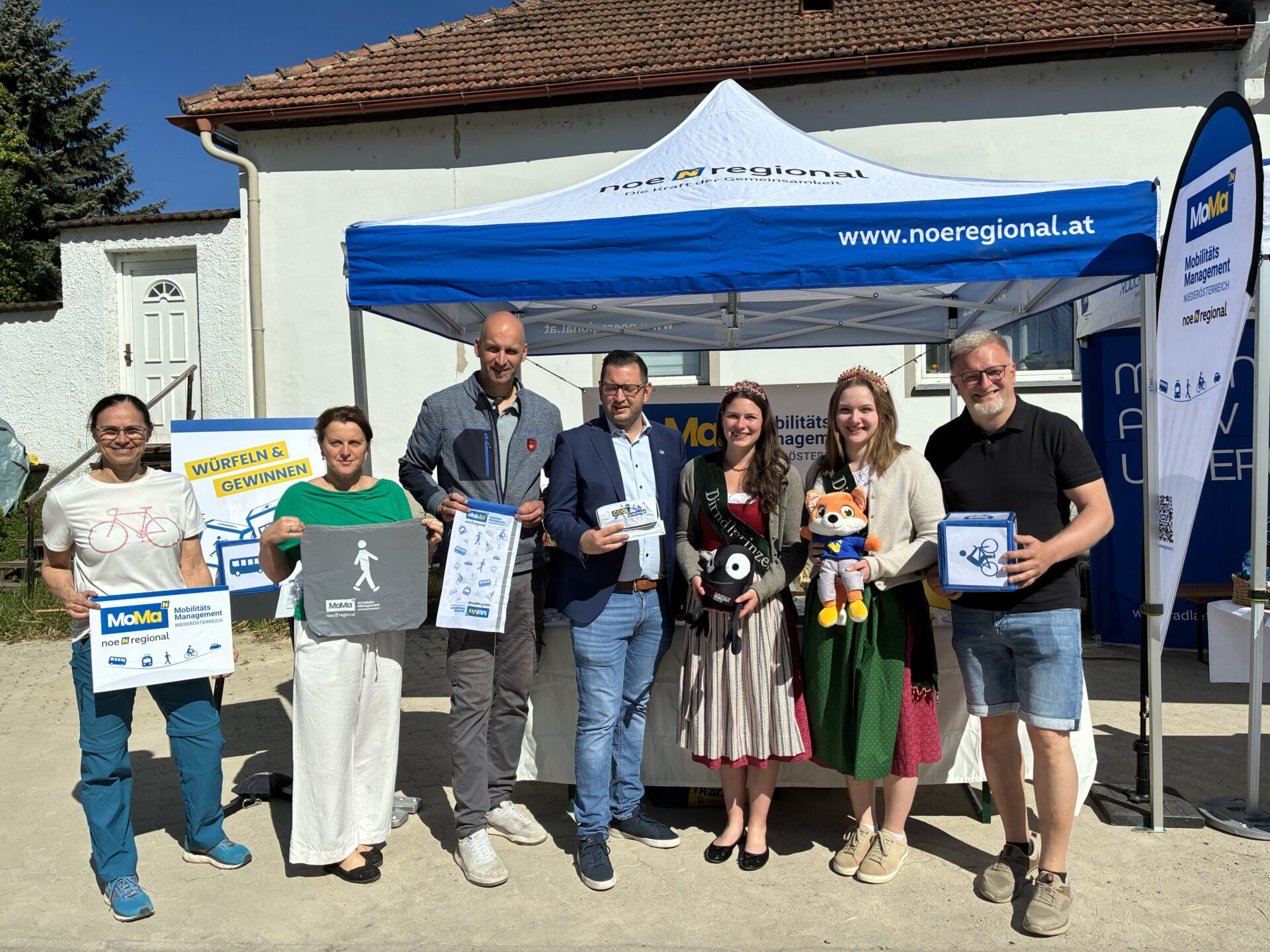Eröffnung des Mobilitätsfestes, 7 Personen